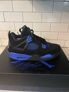 Men’s Retro 4 Blue Thunder Size 6.